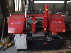 Horizontal metal band sawing machine